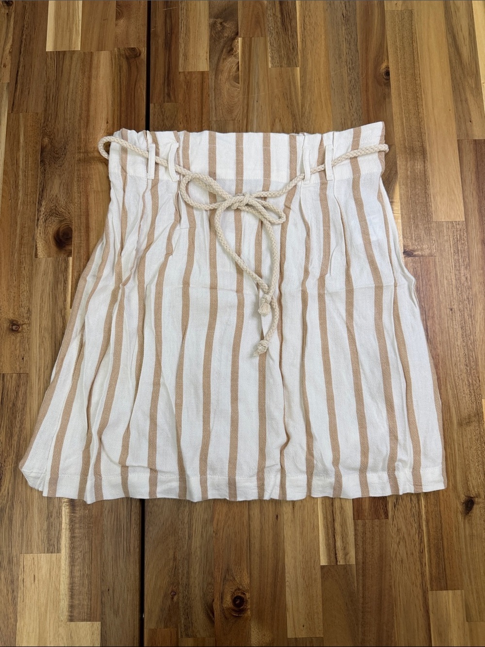 NWT American Eagle Paper Bag Waisted Skirt